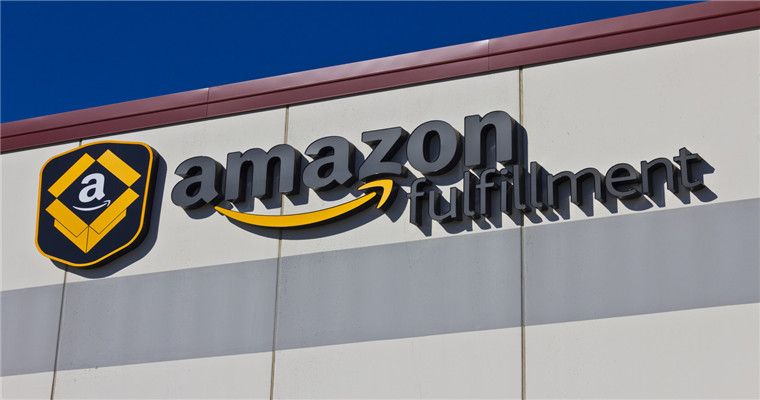 What are the advantages of Amazon's light and small commodity program on the e-commerce platform? Such as saving freight