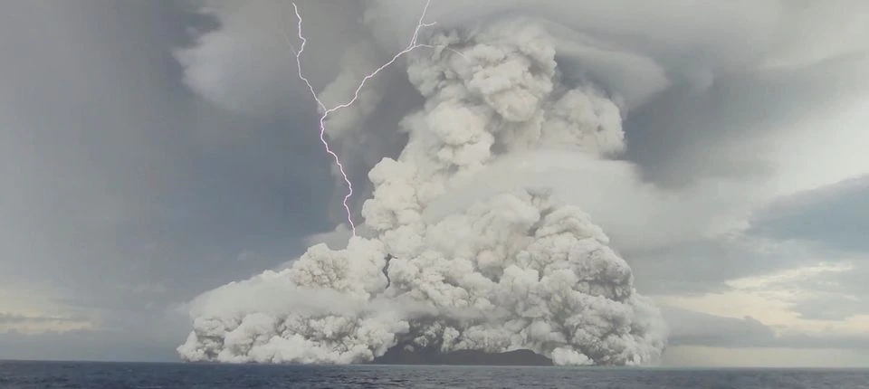 出海千年一遇火山喷发，极端应急用品或销量大增
