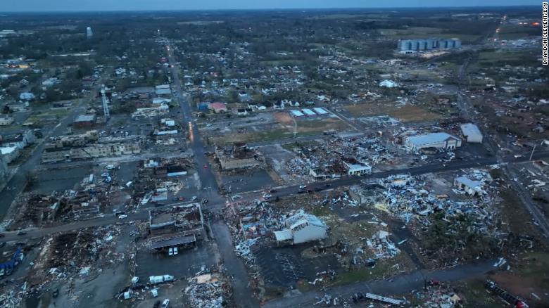 跨境电商50场龙卷风集中袭击美国，亚马逊仓库坍塌
