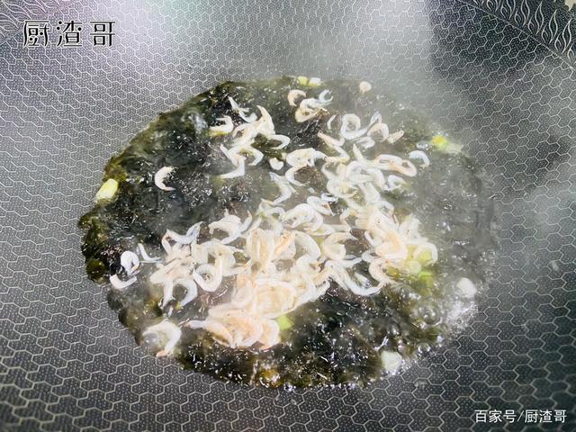 鲜香四溢的虾皮紫菜汤，制作简单，口感清爽