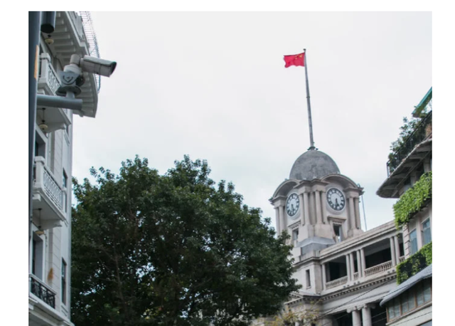 the foreign trade port of the qing dynasty was in guangzhou, and the imposing guangdong customs could still feel the prosperity at that time