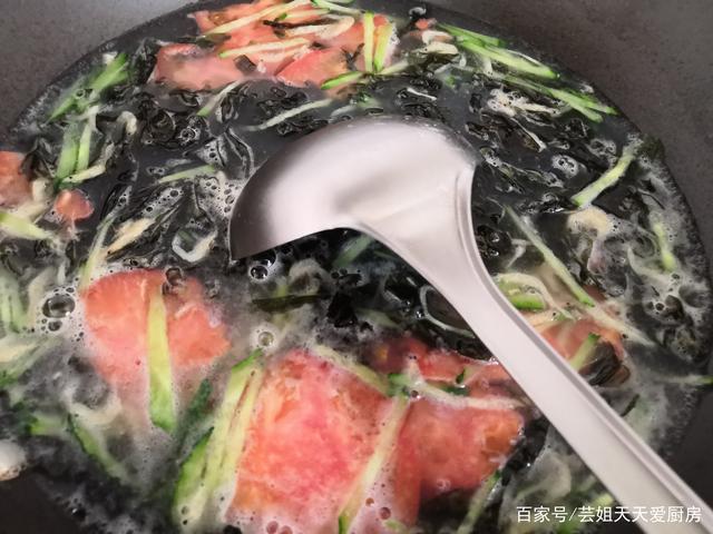 the laver egg soup that is light and nourishing to the stomach is done like this because the shrimp skin is more nutritious and delicious