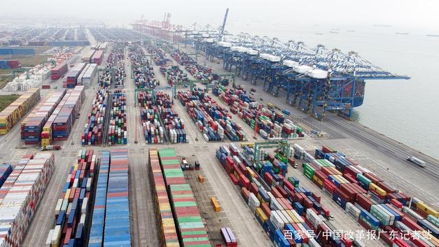 nansha port area of guangzhou port recently welcomes two new foreign trade routes