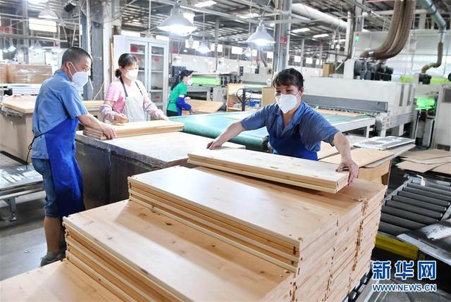 nanping, fujian: wood and bamboo foreign trade enterprises speed up transformation and upgrading, promote production increase and efficiency