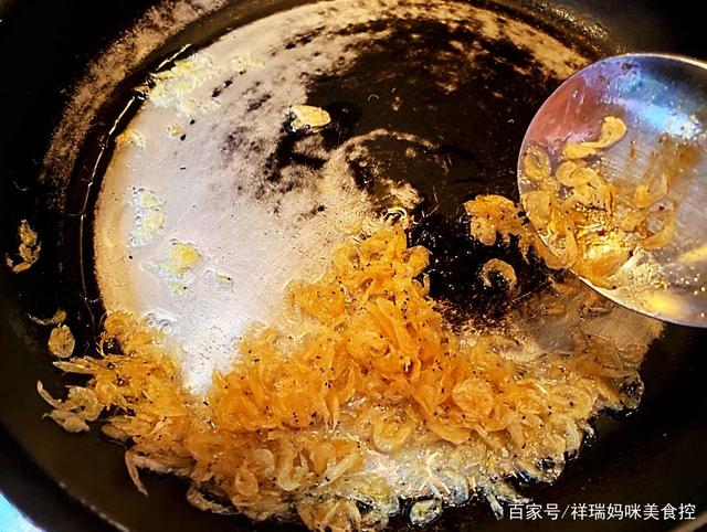 亲子美食家「虾皮素炒小白菜」秋意正浓清新去燥润肠补钙的绿叶菜