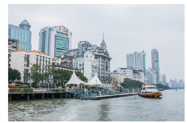 the foreign trade port of the qing dynasty was in guangzhou, and the imposing guangdong customs could still feel the prosperity at that time