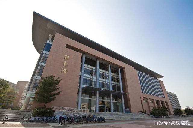 how about guangdong university of foreign studies? rising stars, the future can be expected!