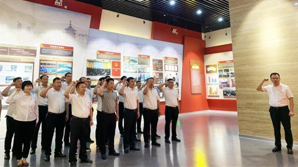 henan company of china construction fifth engineering bureau linked luoyang foreign trade investment and development to carry out themed party day activities to celebrate the 99th anniversary of the founding of the party