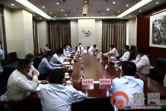 zhang lun has a discussion with the heads of some foreign trade enterprises in heze