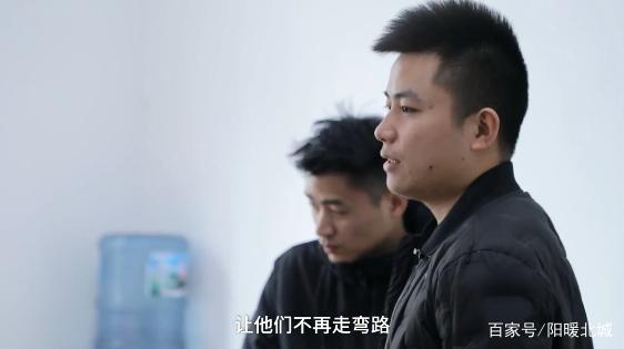 the 28 year old xiushan guy starts a business as a cross-border e-commerce company, gives workers a monthly salary of 40000, and buys two suites a year