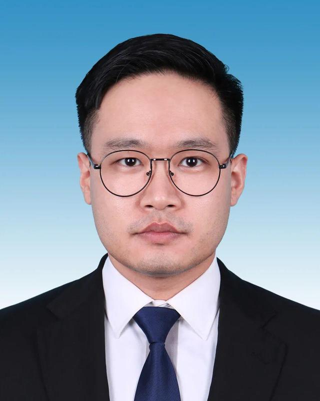 yu liyu, foreign trade manager of private enterprises in zhejiang, went to xiaoshan industrial town in hangzhou as a leader