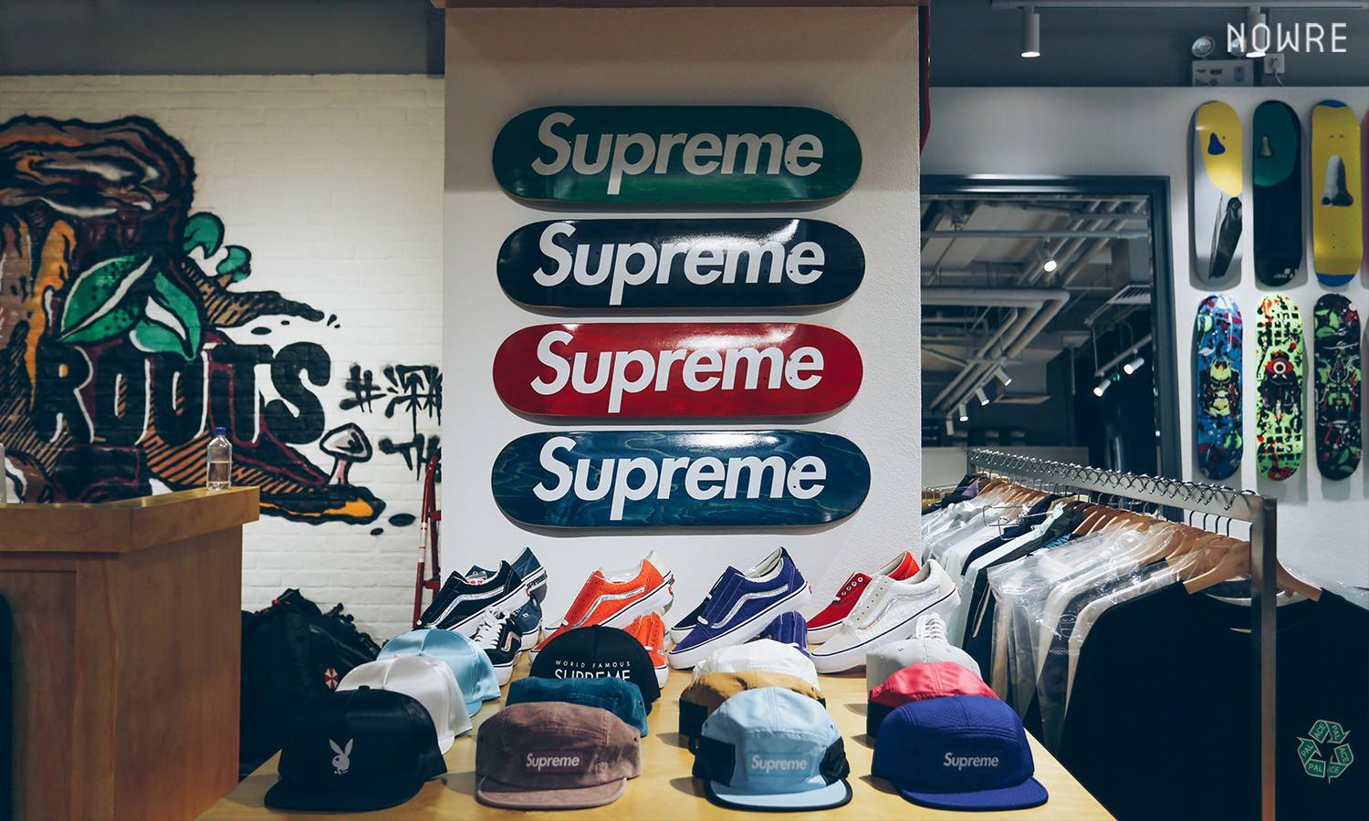 出海资讯Vans、北面母公司威富集团以超21亿的价格收购Supreme