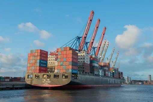 跨境出海卖家成本将大涨！集装箱短缺和运费上涨情况可能持续两年