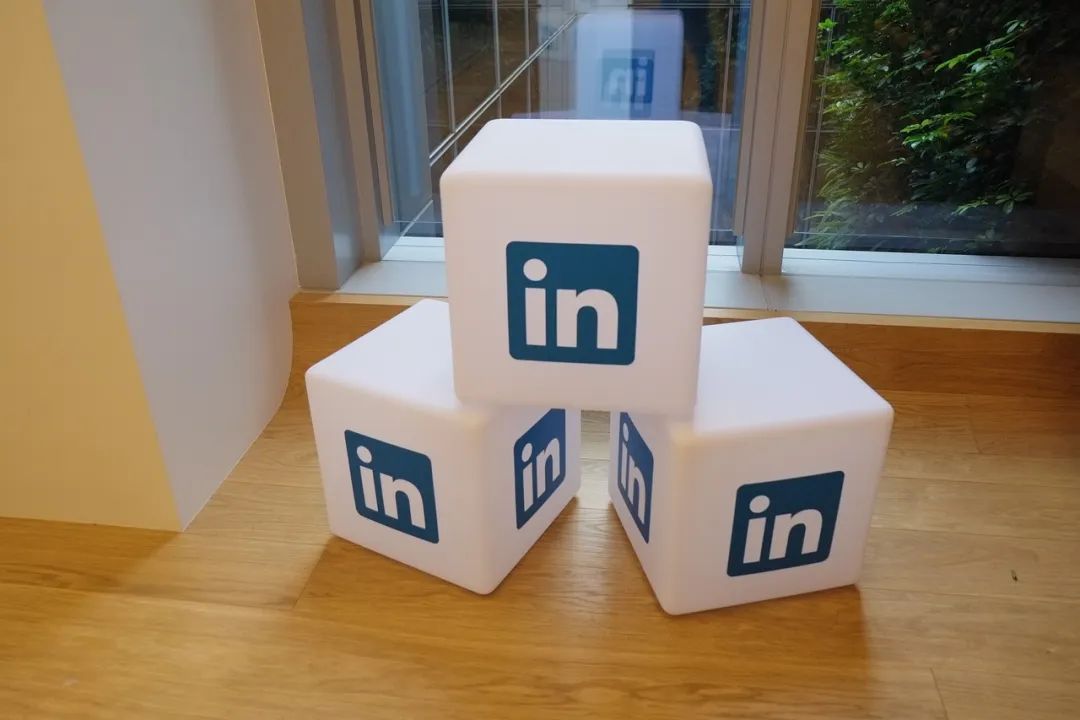 跨境出海LinkedIn和Facebook营销上有哪些区别？